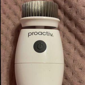 Proactiv Cleansing Brush